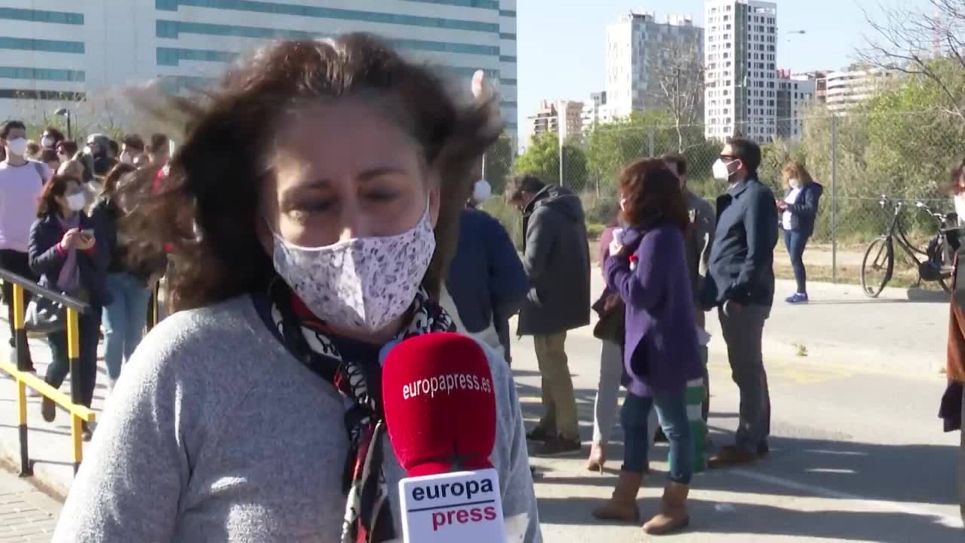 Sanidad paraliza vacunación iniciada a empleados de centros educativos