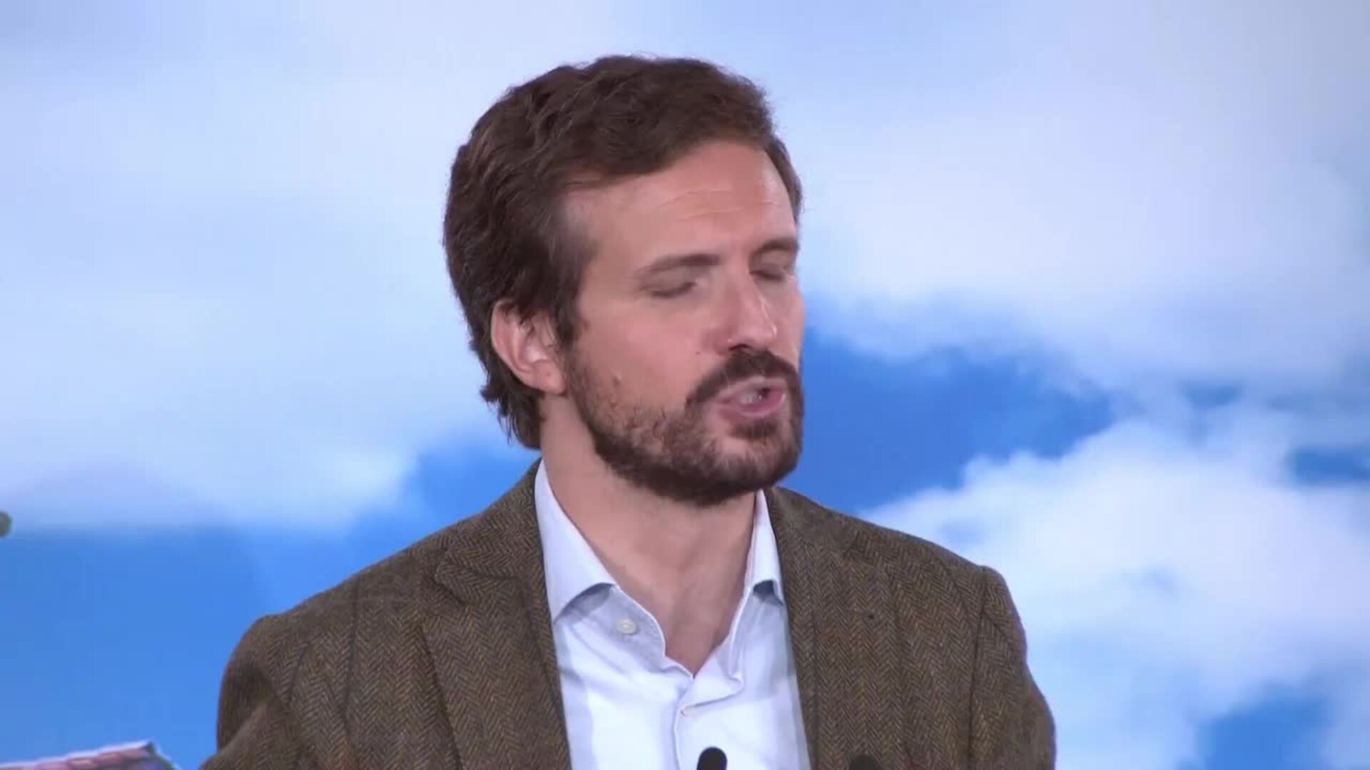 Casado vuelve a tender la mano al Gobierno para pactar una ley de pandemias