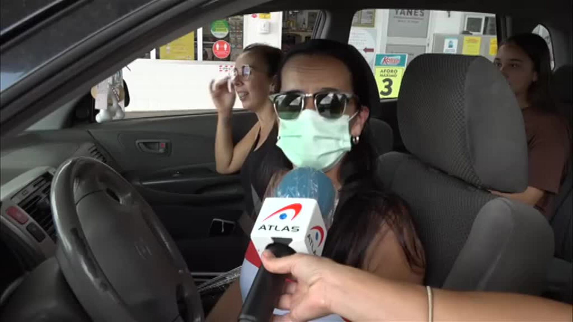 Los primeros momentos de la erupción sorprendió a medios de comunicación y vecinos