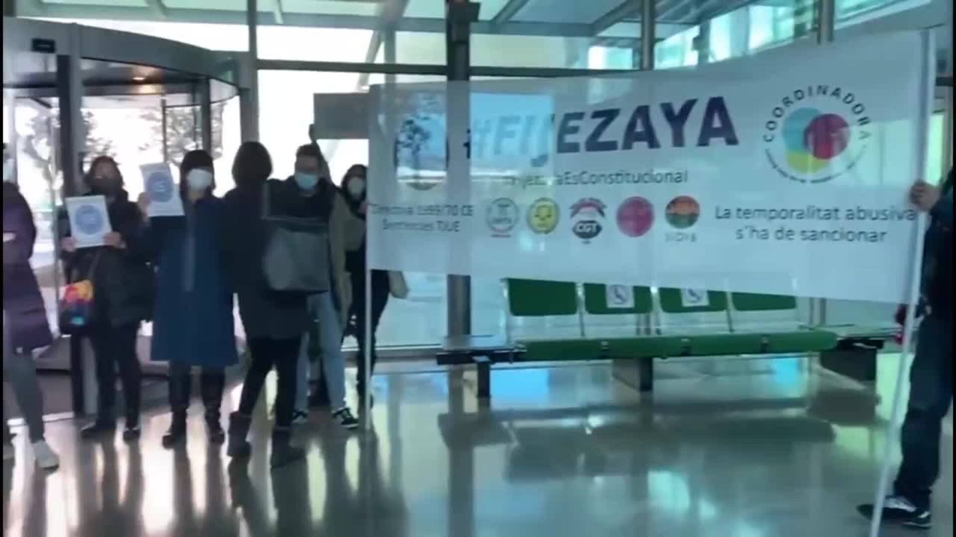 Interinos se manifiestan en Palma contra la aprobación de oposiciones docentes