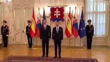Felipe VI visita las tropas españolas del despliegue OTAN ante Rusia en Bratislava