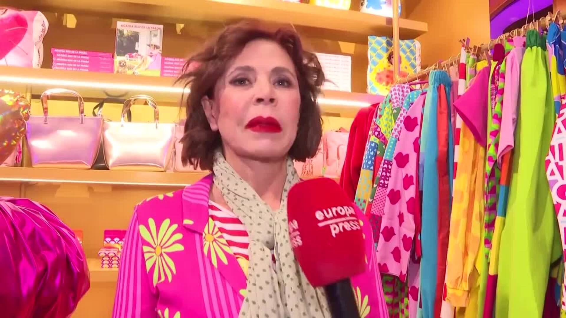 Ágatha Ruiz de la Prada rompe una lanza a favor del rey emérito y defiende sus memorias