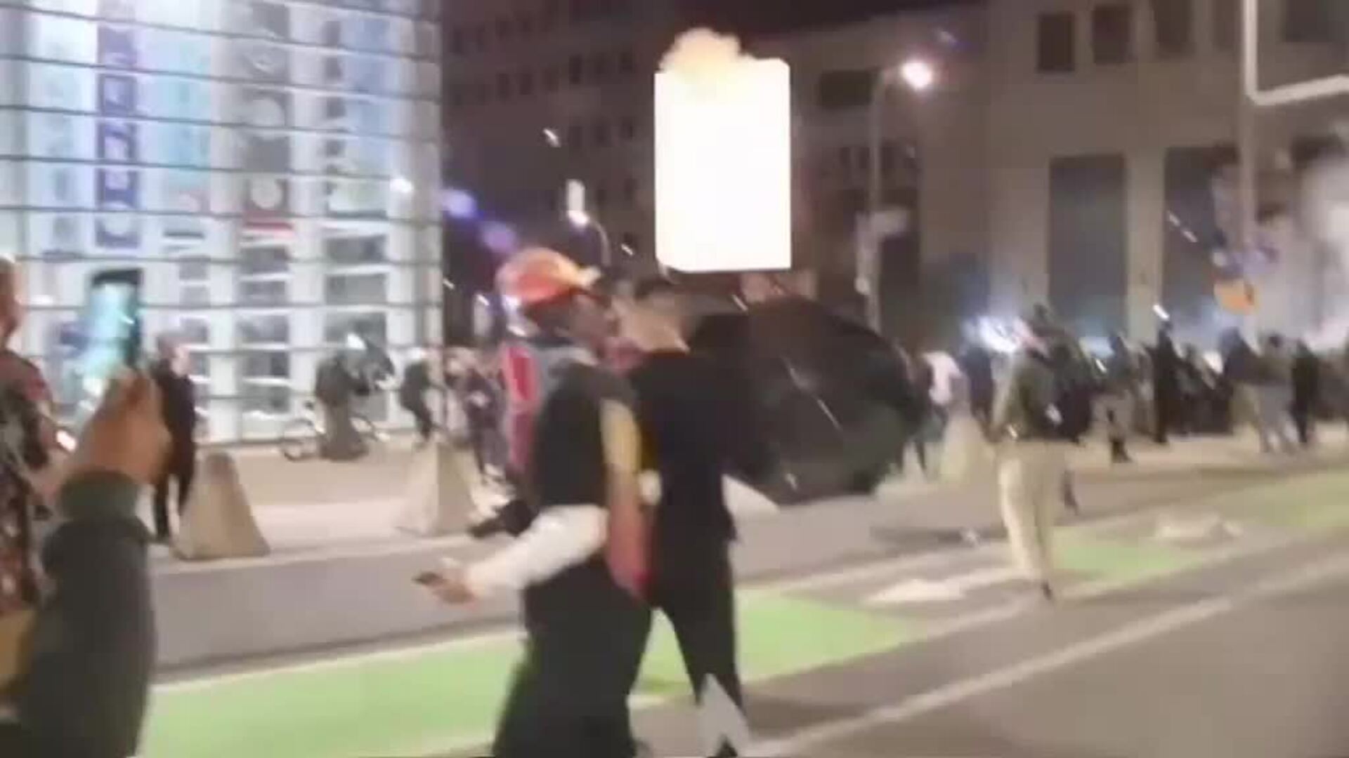 Miles de personas participan en Rochester en una marcha antirracista que pide justicia por la muerte de Daniel Prude