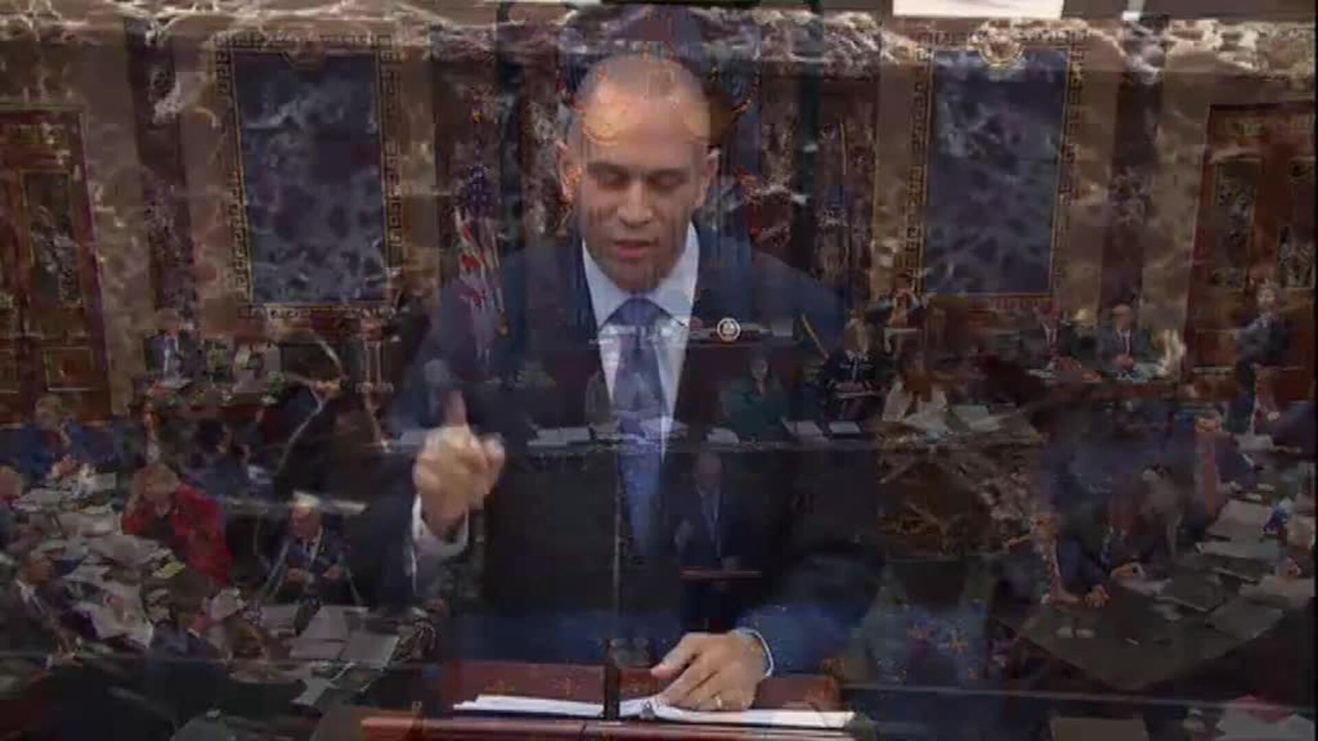 Una protesta antiabortista irrumpe en el Senado durante el impeachment a Trump