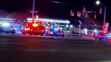 Al menos cinco muertos y 18 heridos en un tiroteo en una discoteca LGTBQ de Colorado