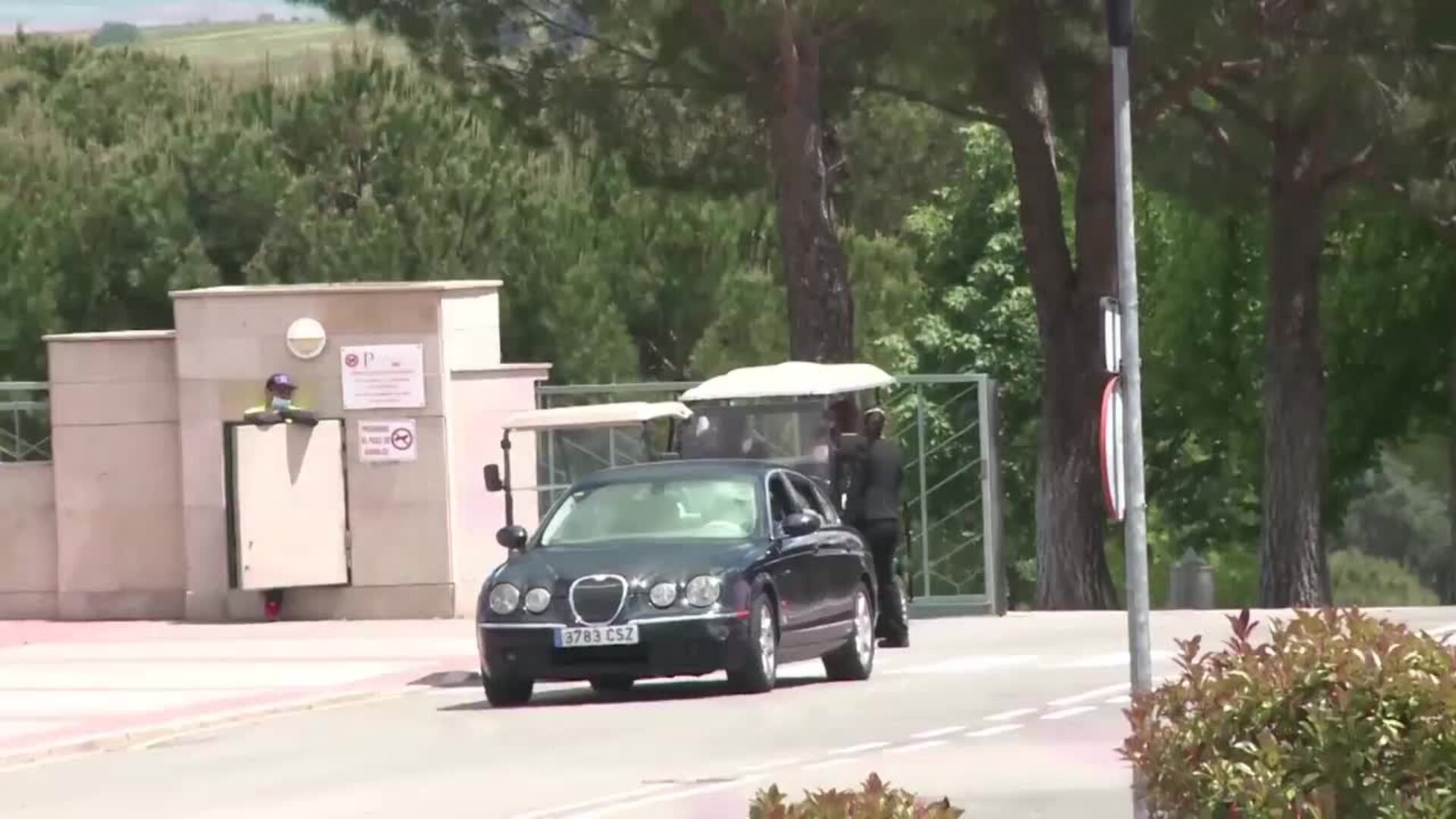 Ana Obregón y Alessandro Lequio acuden al entierro de Álex Lequio