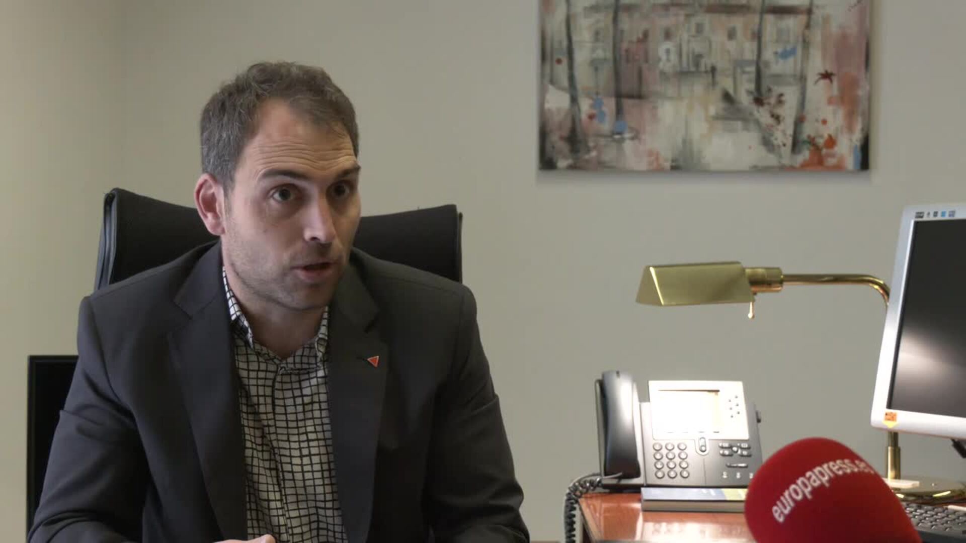 Valero ve &quot;ruin&quot; que Junta haga &quot;oposición&quot; a Gobierno por las vacunas