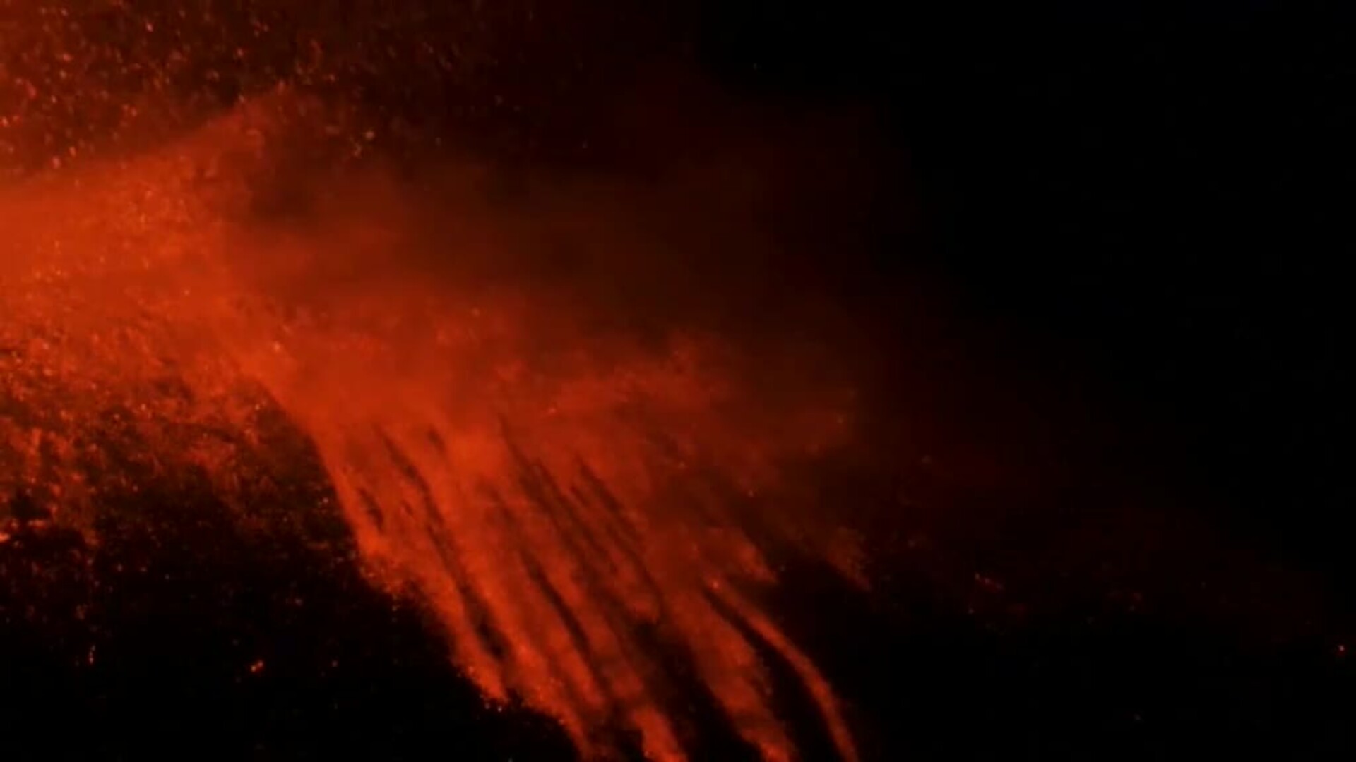 Espectaculares imágenes de una nueva erupción del volcán Etna