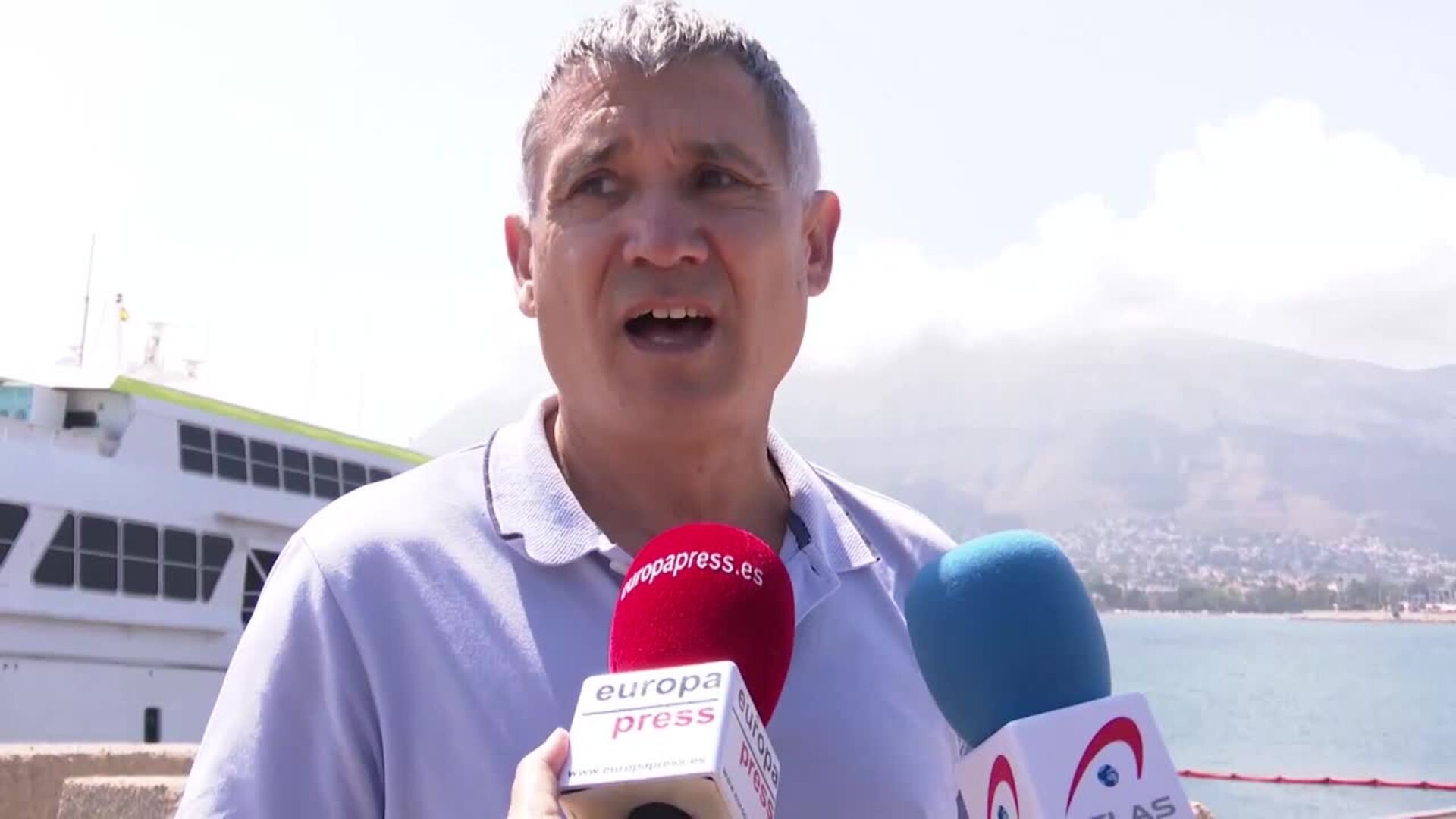 El ferri Pinar del Río está encallado en Denia desde el pasado viernes