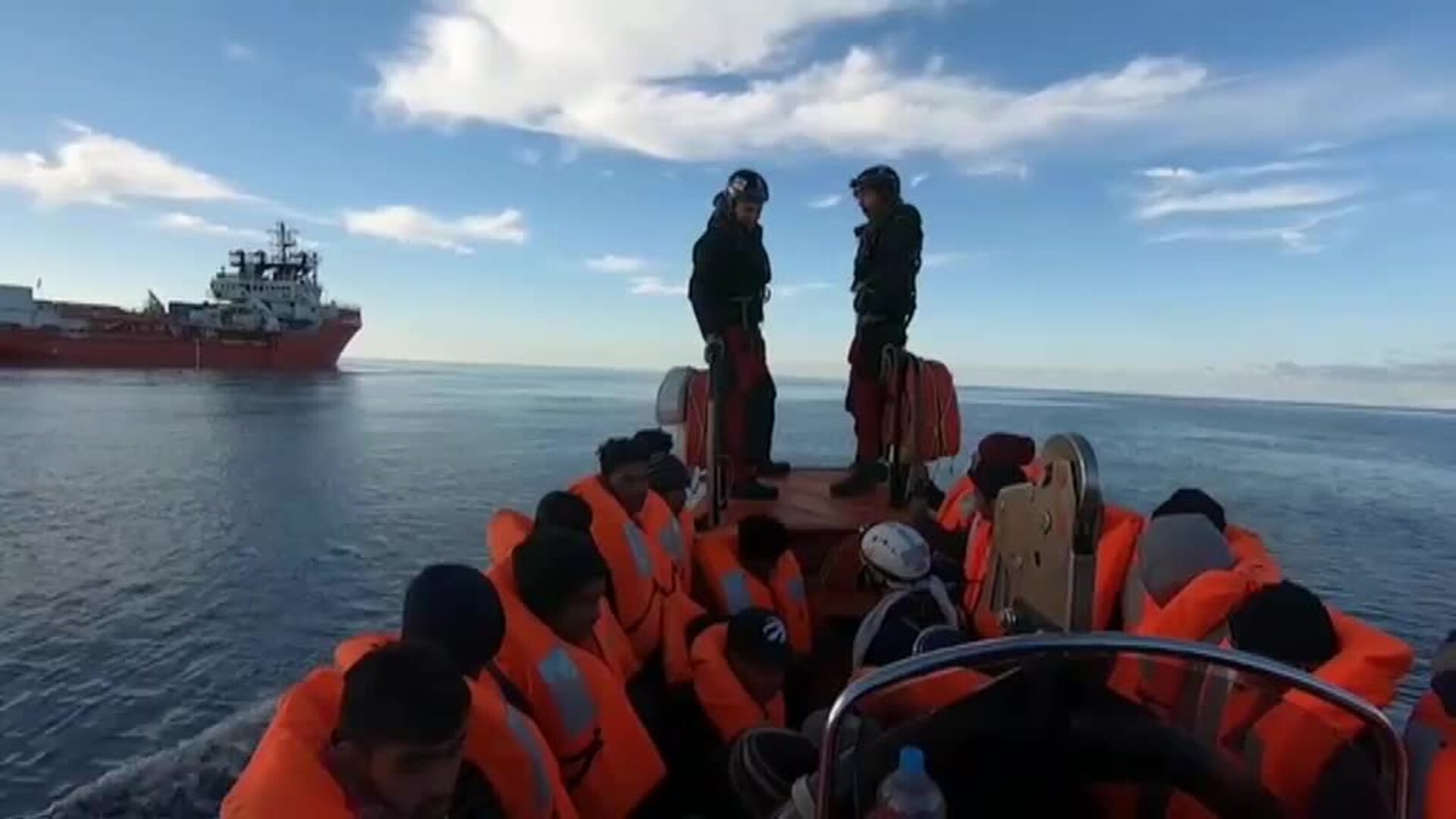 El Ocean Viking rescata a 274 migrantes de Libia