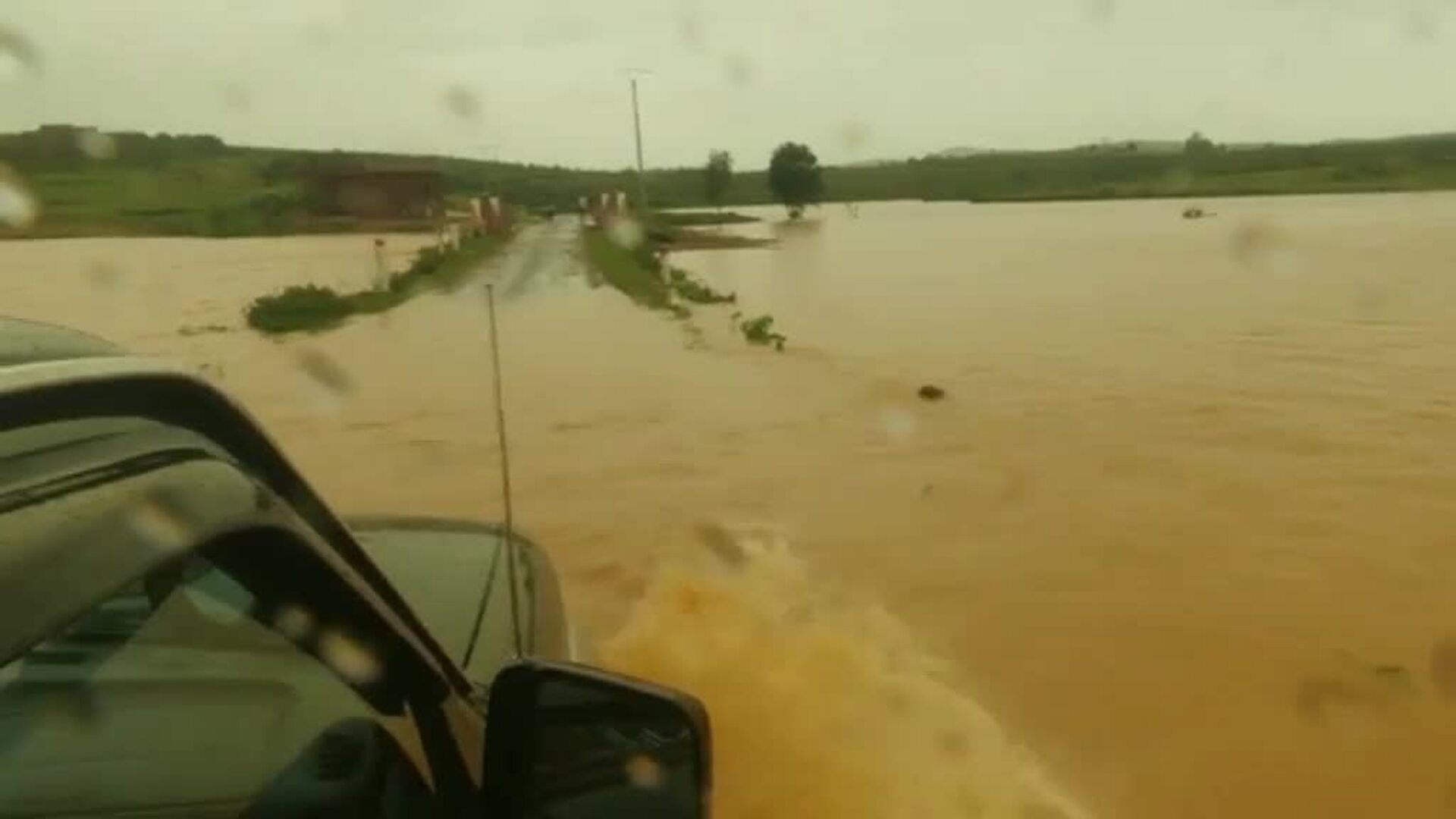 El tifón Batsirai deja 6 muertos a su paso por Madagascar