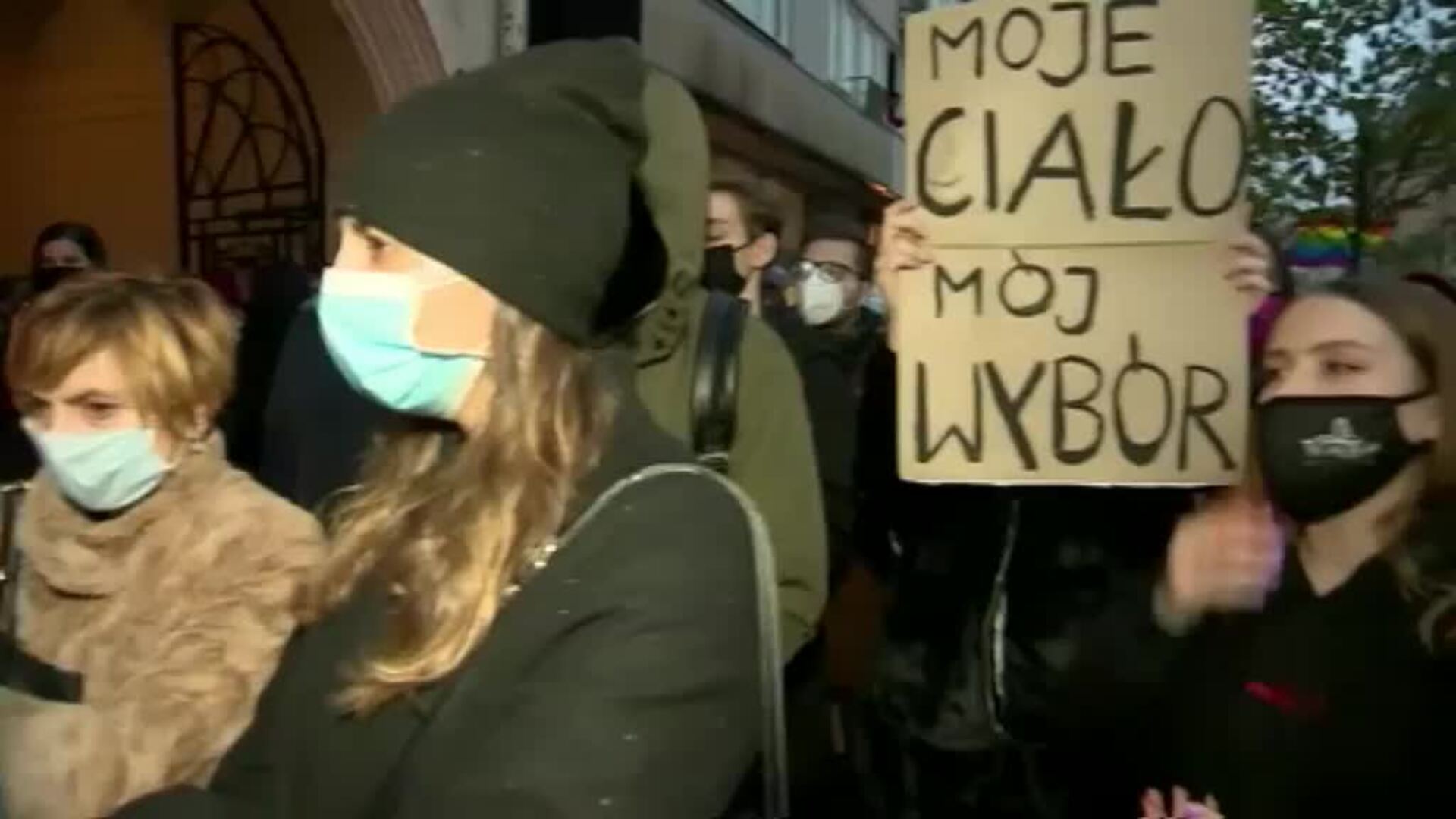 Siguen las protestas en Polonia tras la resolución del Tribunal Constitucional de prohibir el aborto en caso de malformación del feto