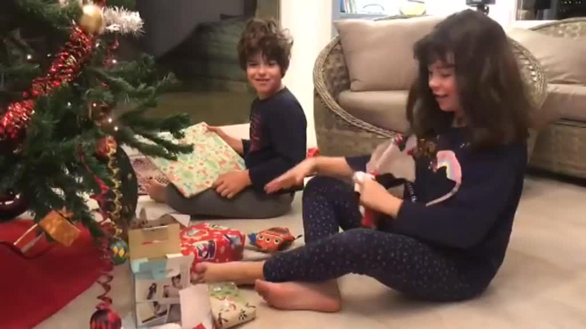 Mañana de ilusión con los regalos de Papá Noel
