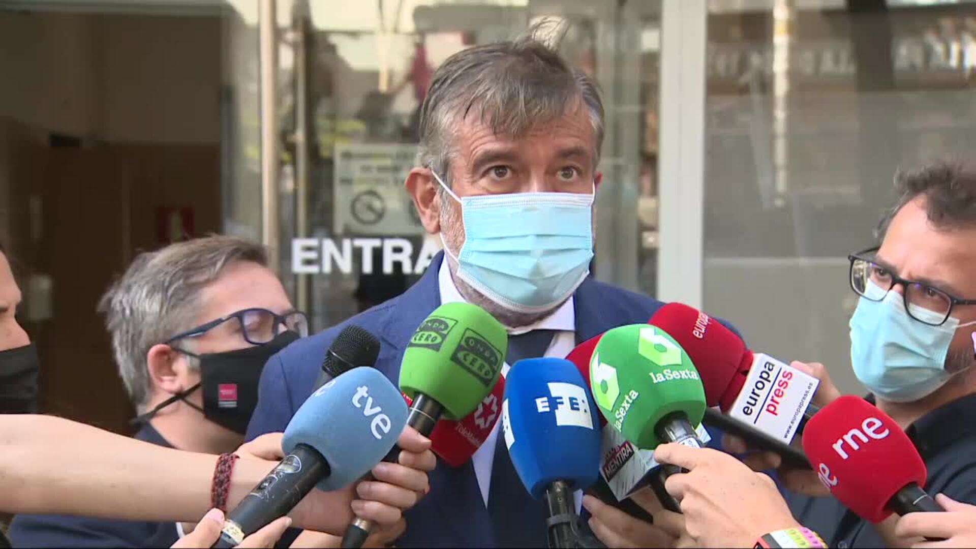 Madrid estudia pedir tercera dosis para población inmunodeprimida