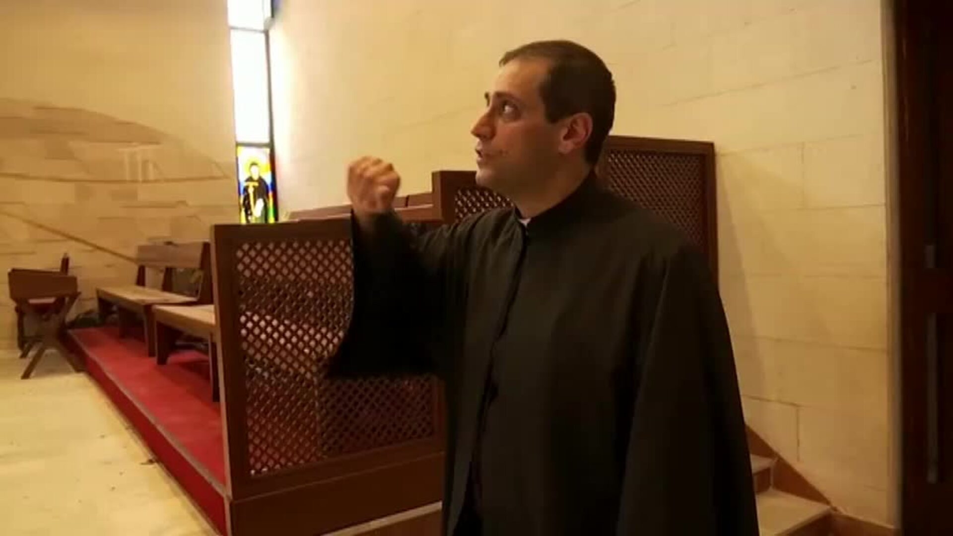 La explosión de Beirut destroza una iglesia mientras se oficiaba una misa