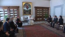 El saludo entre risas del Papa a Almeida: «El heredero de la gran Manuela»