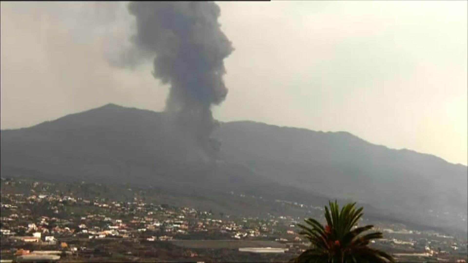 El volcán de Cumbre Vieja  vuelve a estallar