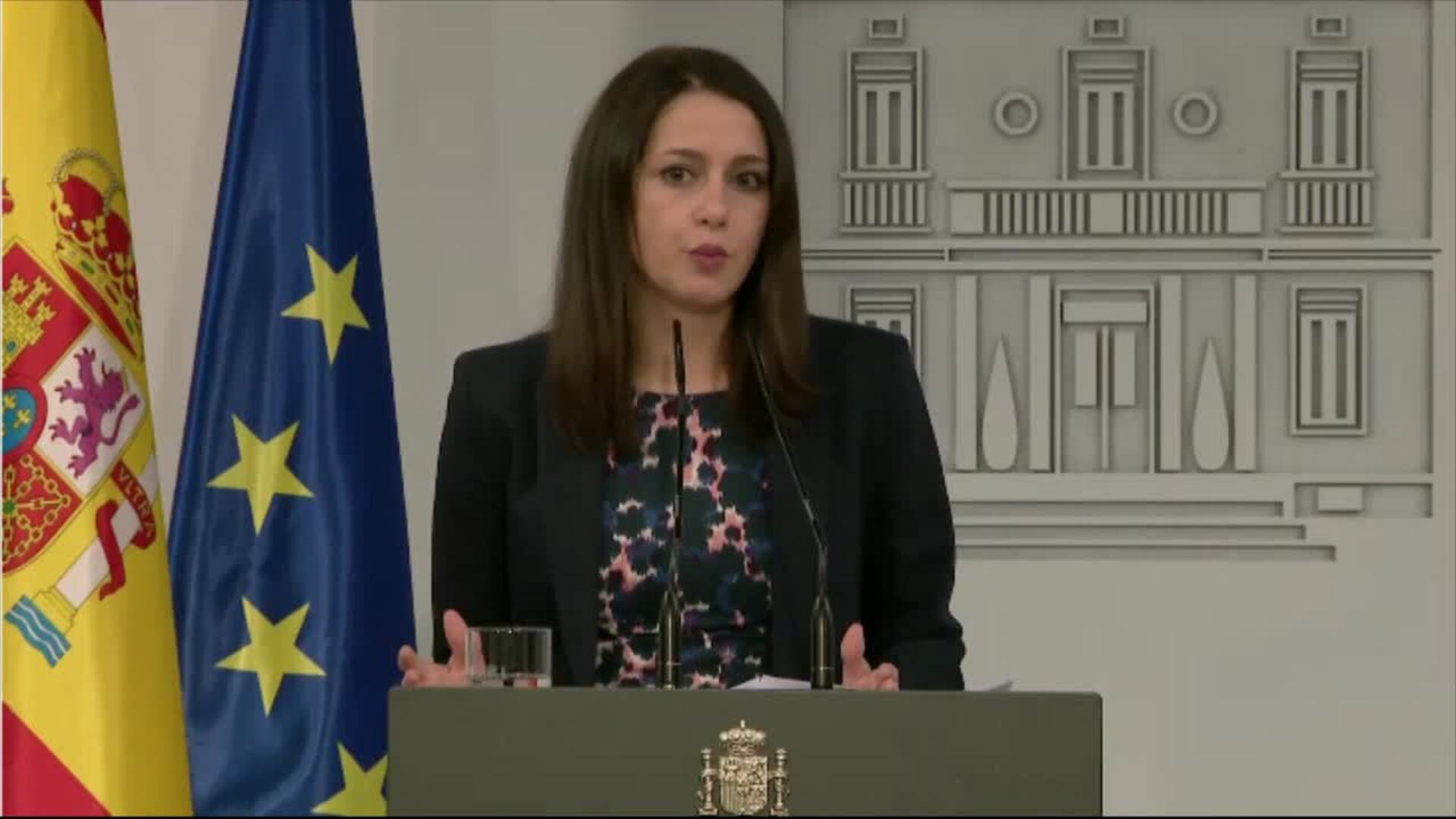 Arrimadas comunica a Sánchez voluntad de negociar PGE moderados