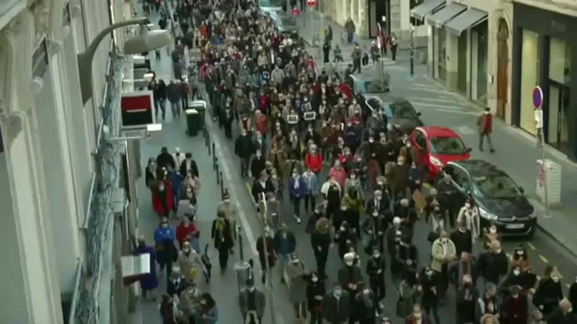 París rinde homenaje al profesor decapitado por enseñar caricaturas de Mahoma en clase