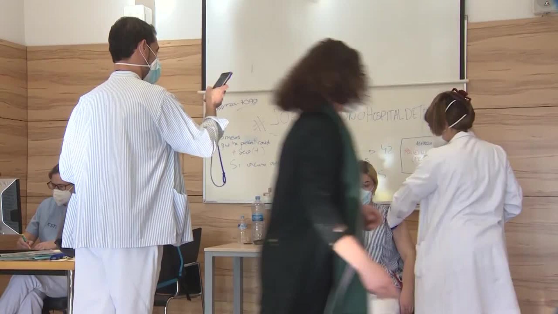 La EMA recomienda autorizar la vacuna de AstraZeneca