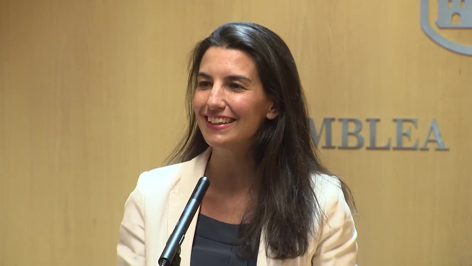 Monasterio asegura que están &quot;muy contentos&quot; tras reunirse con PP y Cs