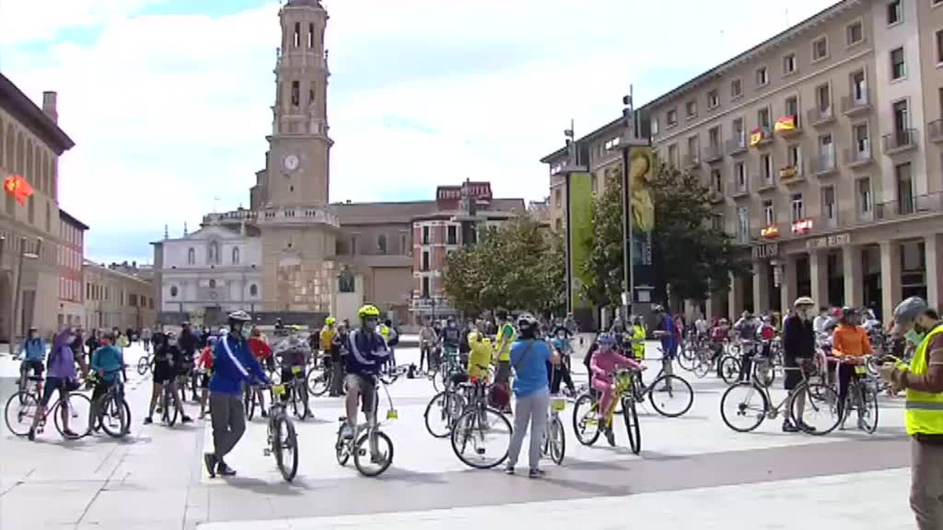 Zaragoza se sube a la bicicleta para exigir que se extienda su uso