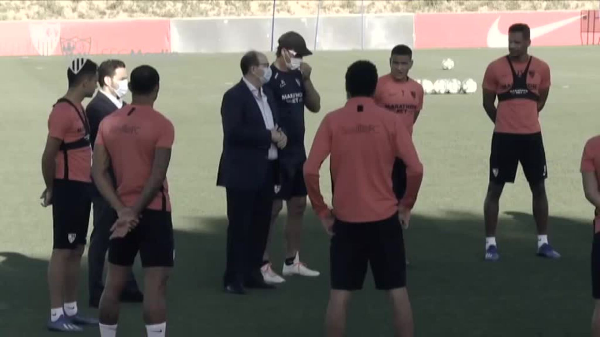 Los cuatro jugadores del Sevilla de la barbacoa del sábado vuelven a entrenar al margen