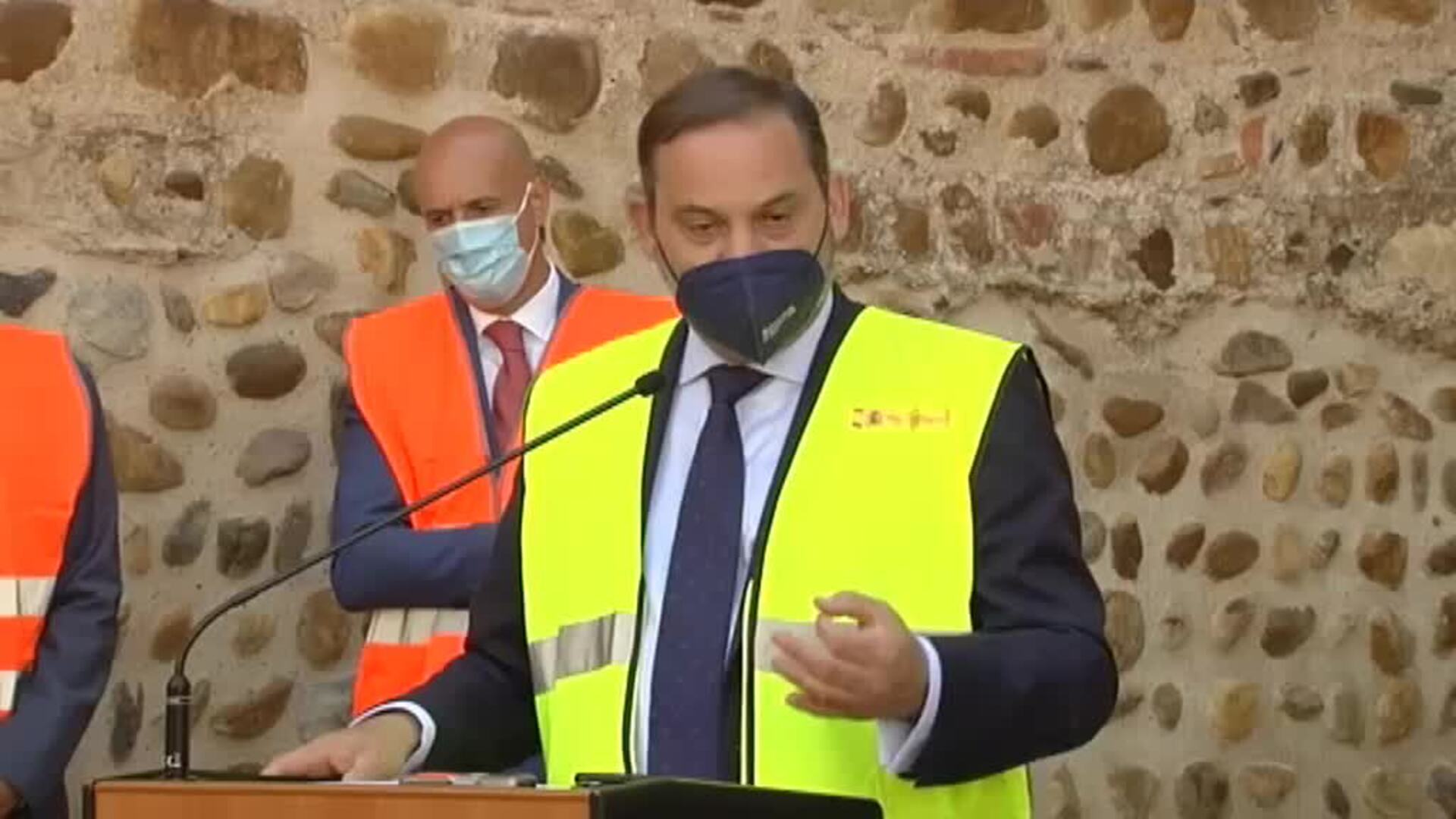 Ábalos dice que lo primero que debe hacer Puigdemont es &quot;personarse&quot; ante la justicia