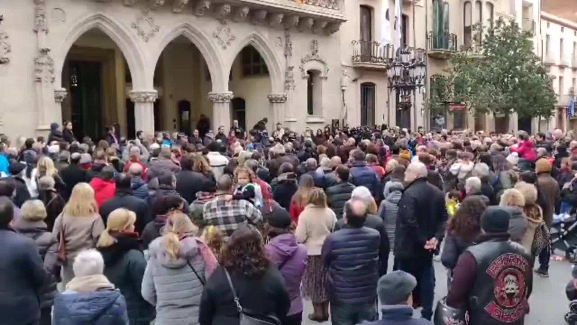Minuto de silencio por el asesinato machista en Terrassa (Barcelona) 1