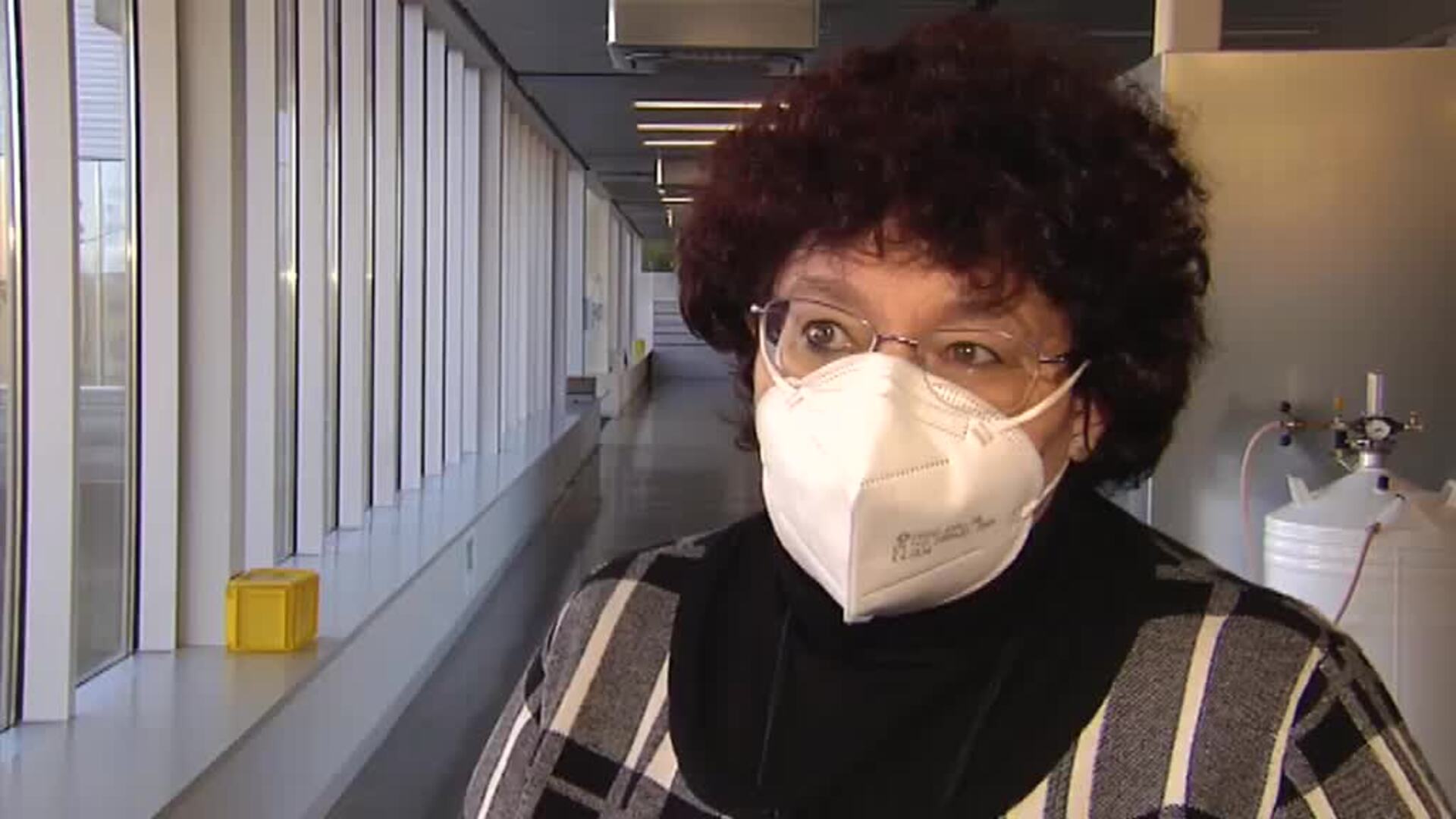 Un caso confirmado de variante ómicron y otros cuatro bajo sospecha