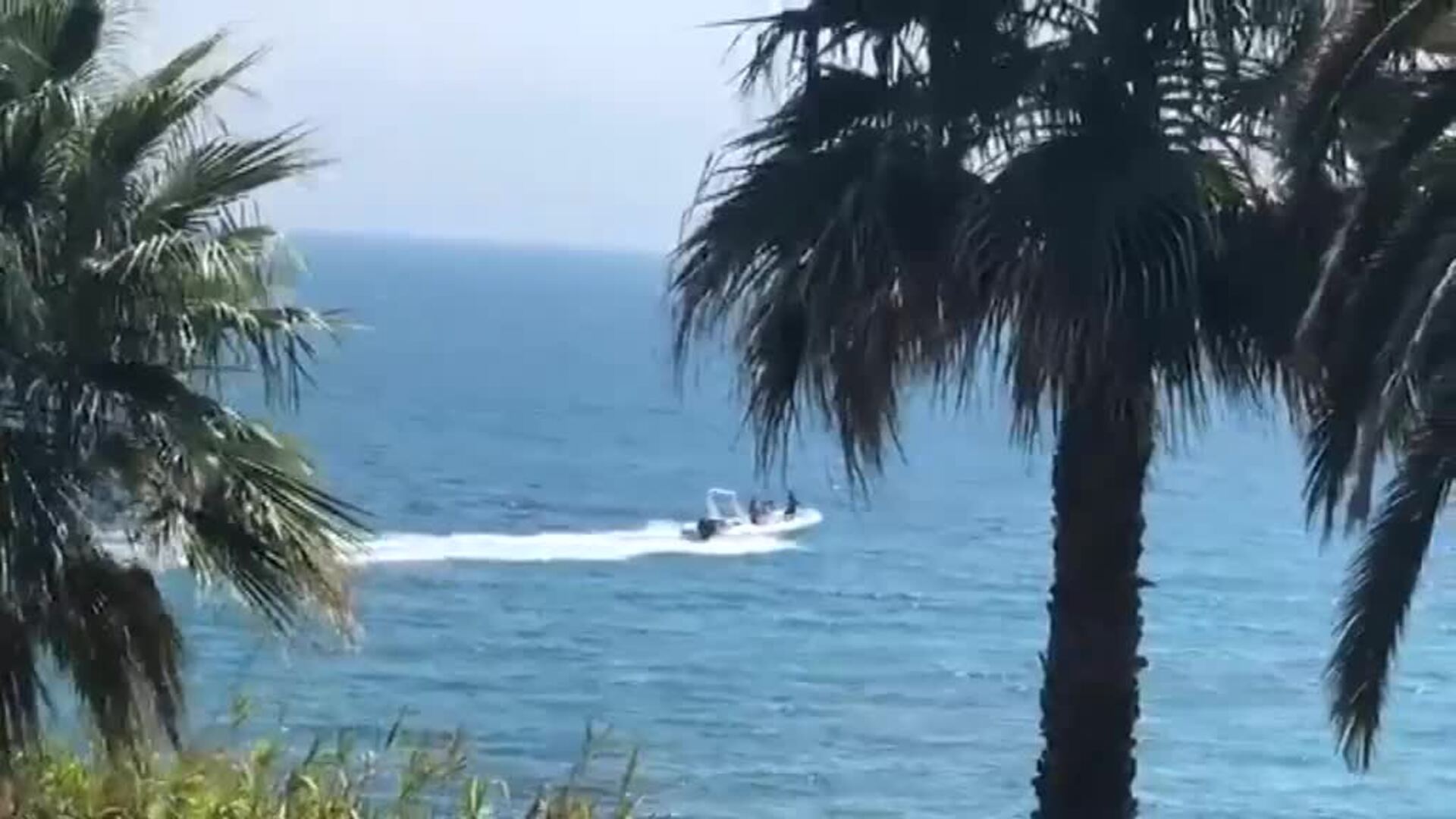 Los narcotraficantes del Campo de Gibraltar descargan fardos de droga en la playa de Estepona (Málaga)