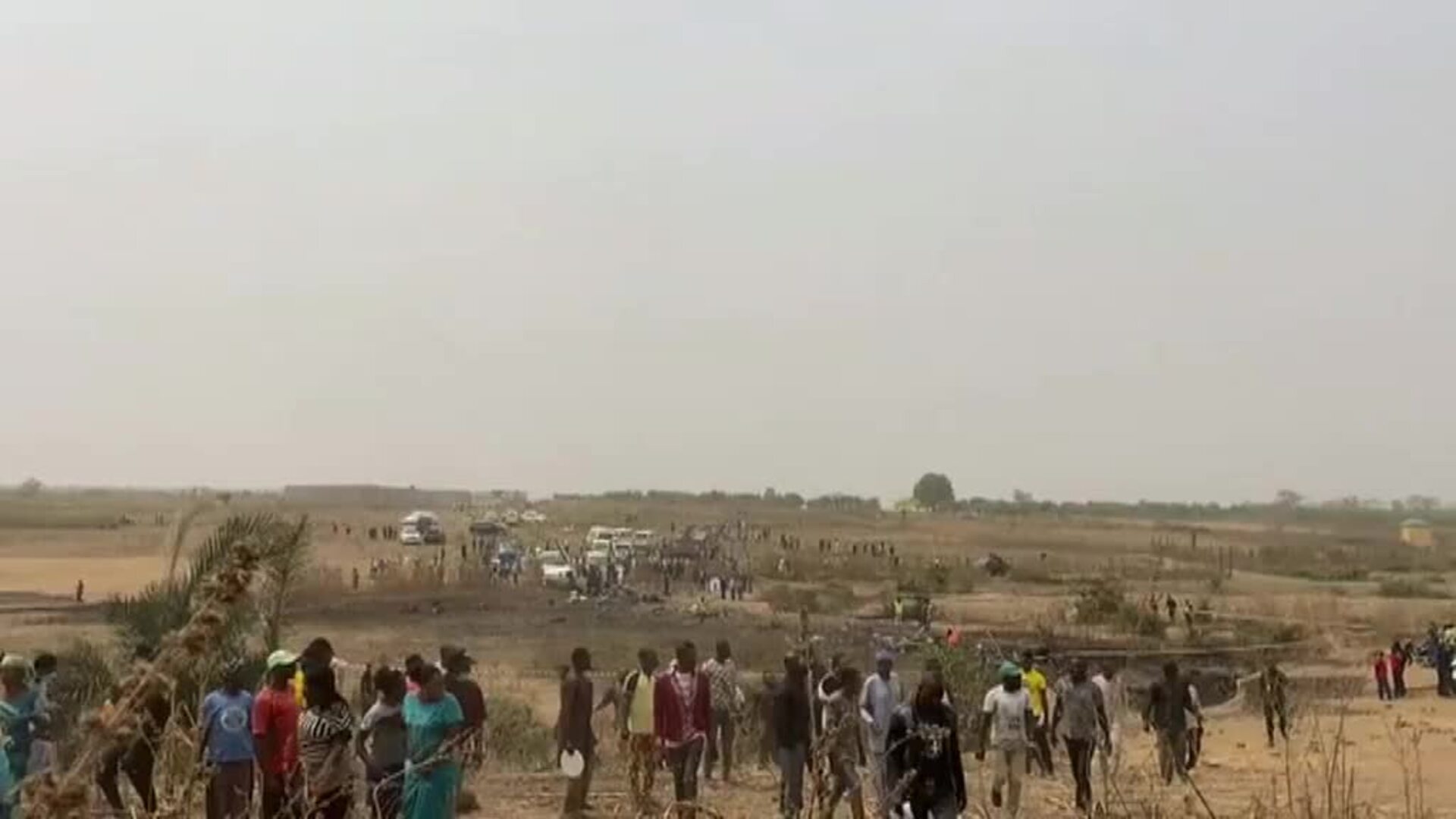 Mueren siete personas al estrellarse un avión militar en Nigeria