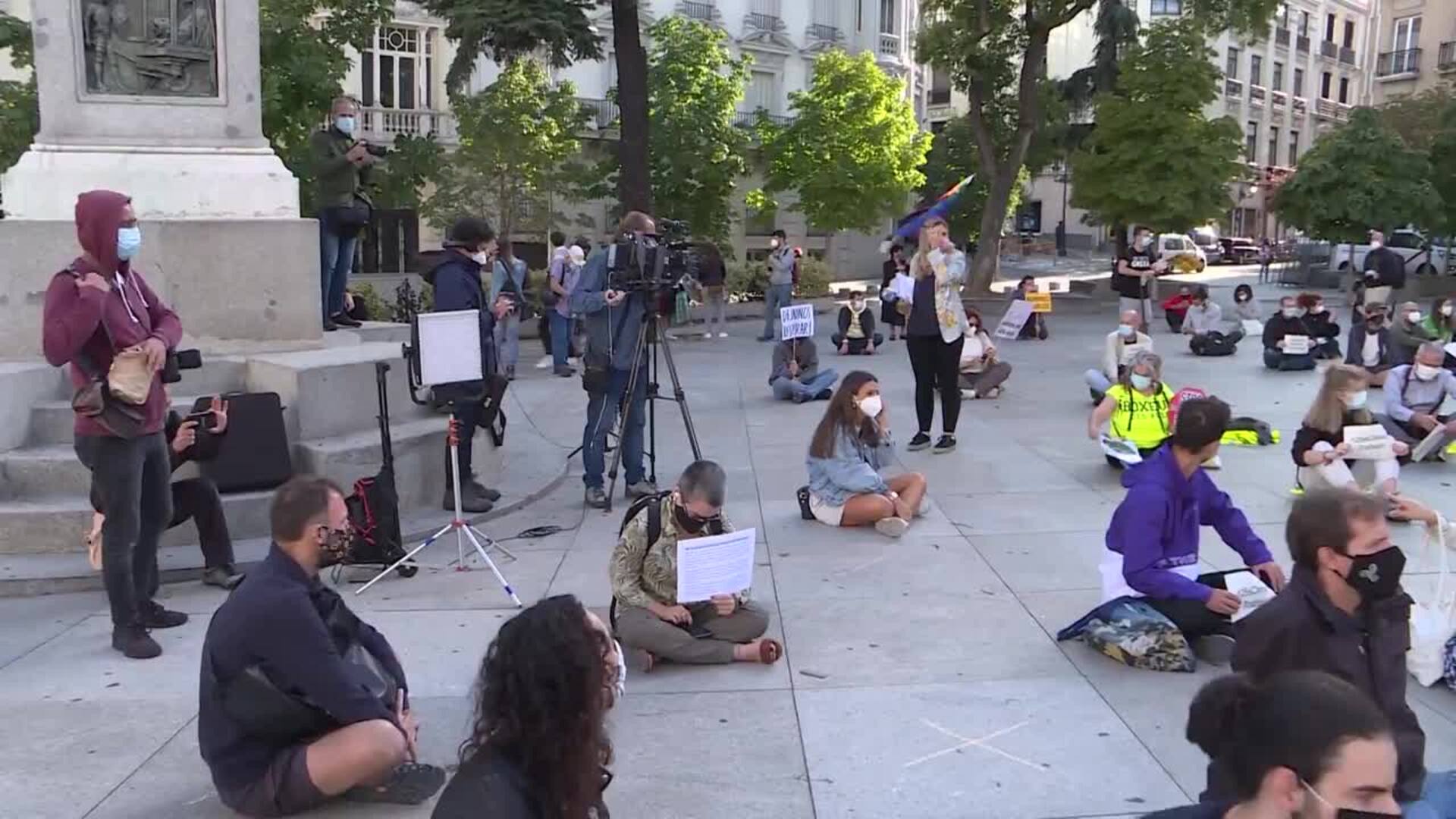 Varios colectivos se manifiestan contra el cambio climático en Madrid