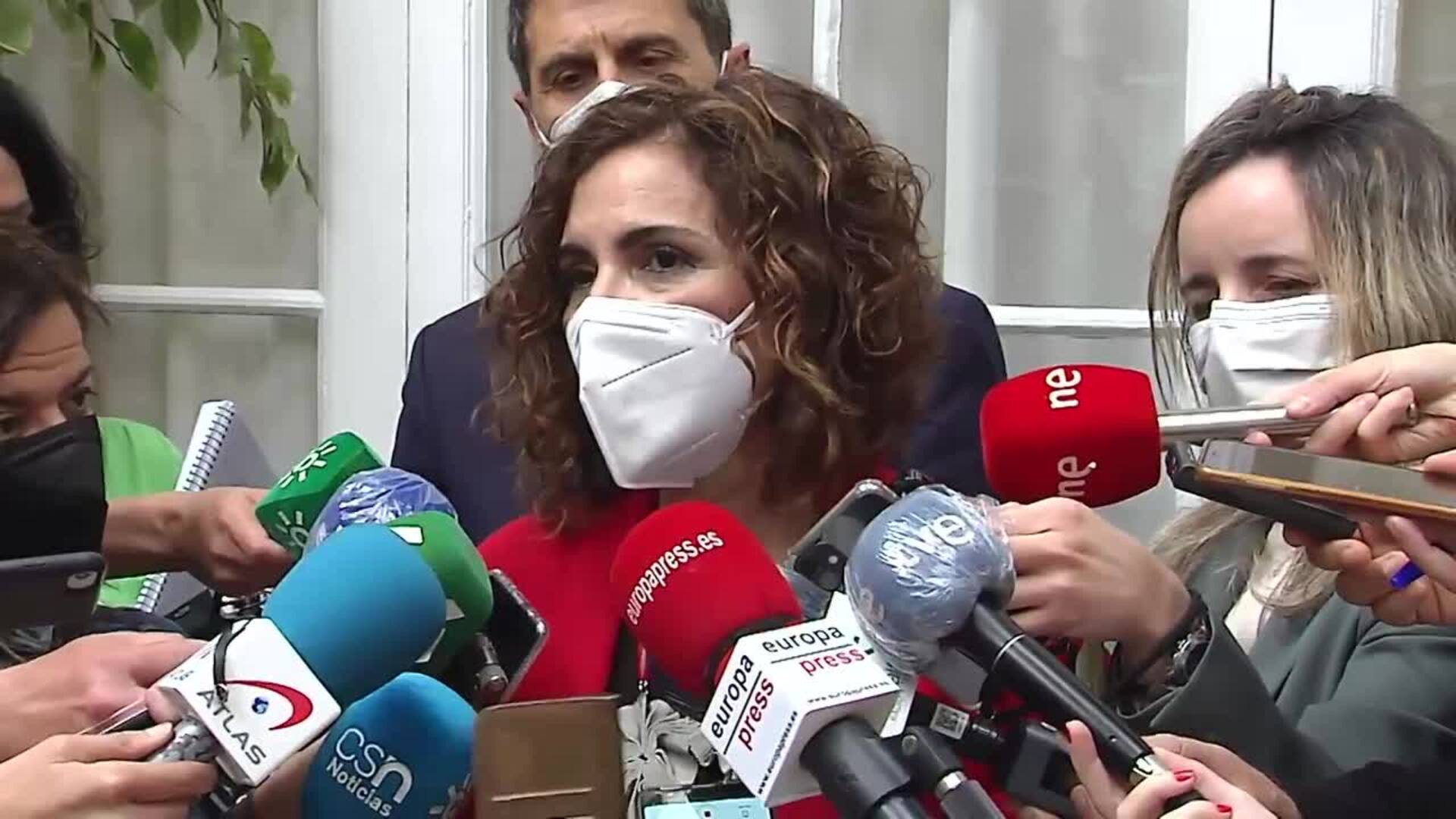 Montero acepta &quot;controversia jurídica&quot; en entrada policial en viviendas