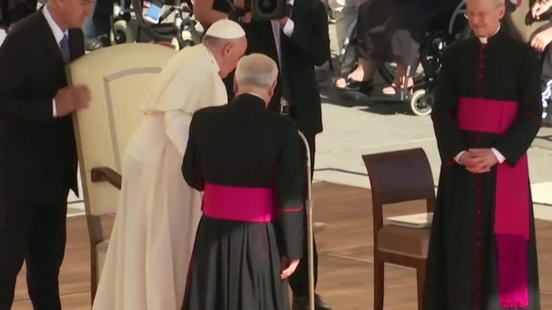 Los problemas de salud del Papa son evidentes en su última audiencia