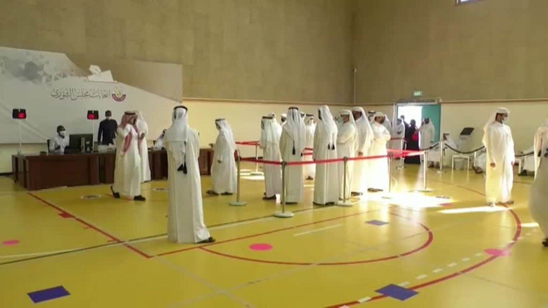 Qatar celebra sus primeras elecciones legislativas para elegir a 30 de los 45 miembros del Consejo