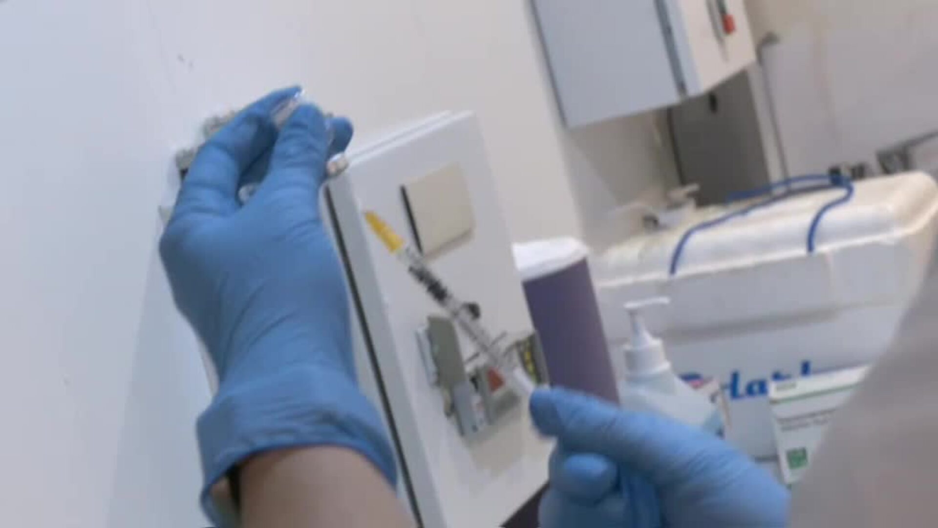 Más de 1.000 voluntarios para confirmar seguridad de la vacuna española frente a la covid