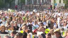 Madrid se llena de 'batas blancas' en la marcha multitudinaria en defensa de la Atención Primaria