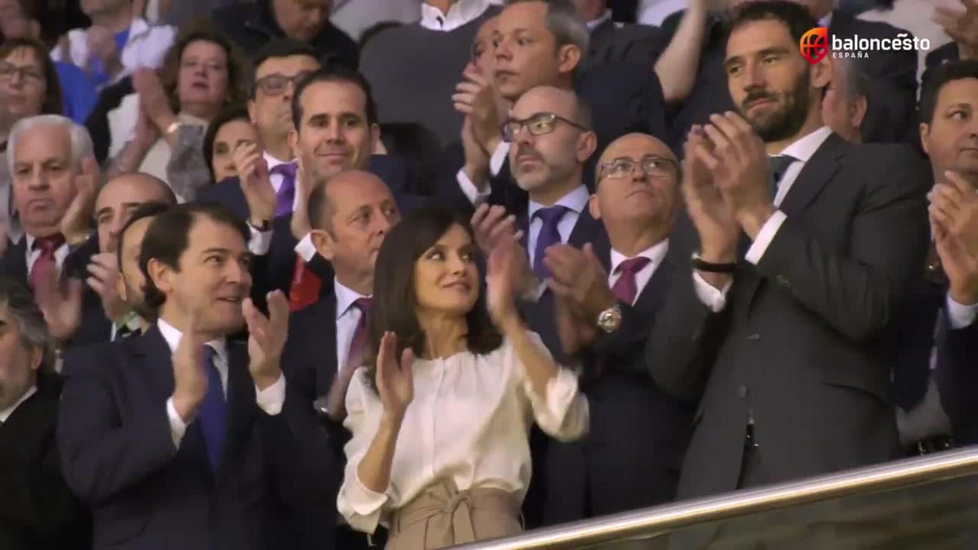 Doña Letizia celebra el 8M entregando la Copa de la Reina de Baloncesto