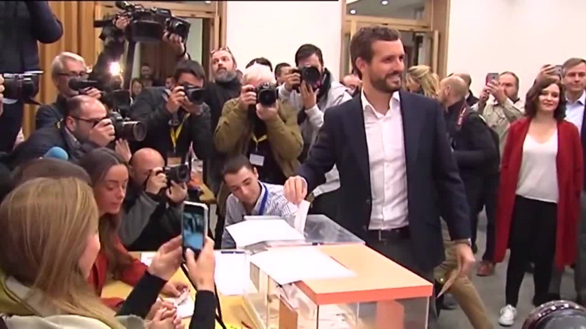 Sánchez gana, Vox duplica escaños, el PP crece y Cs se desploma