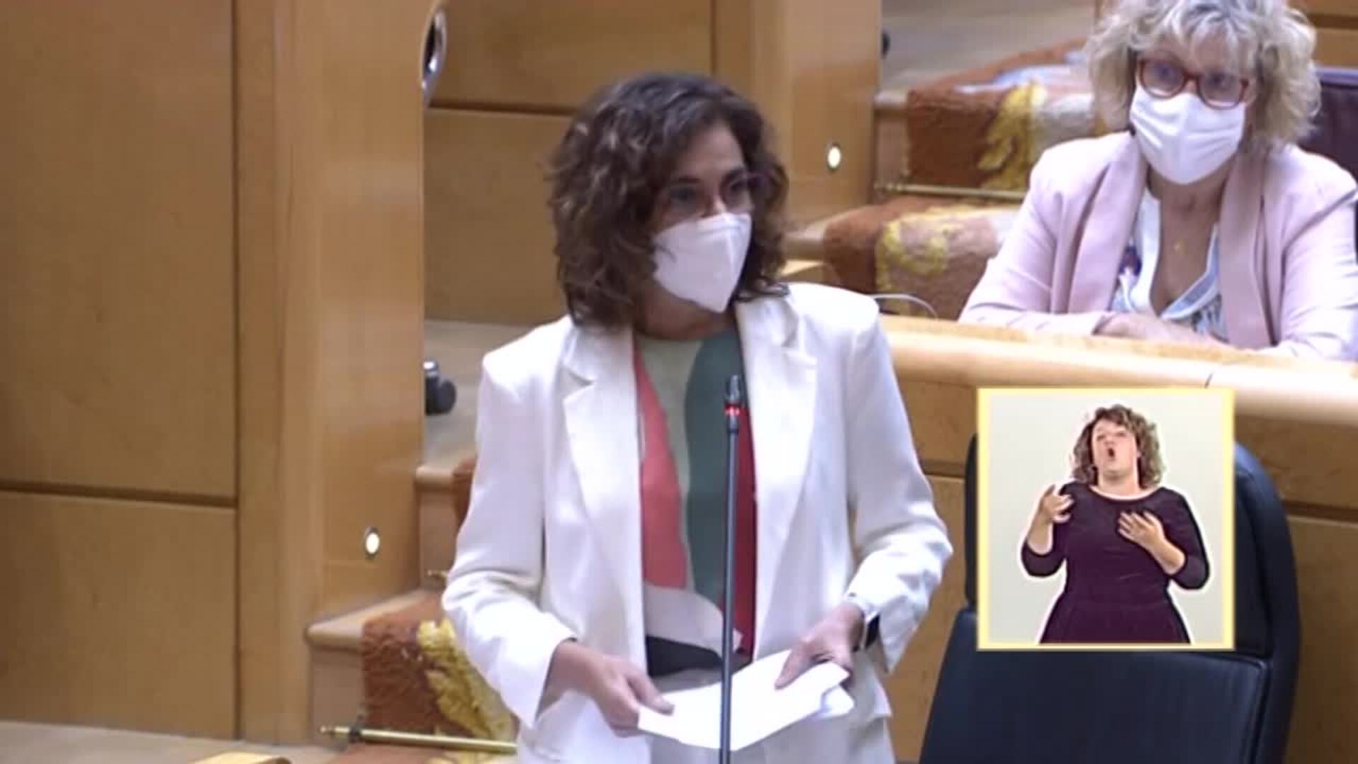 Montero dice que el modelo de financiación contemplará el criterio de coste efectivo