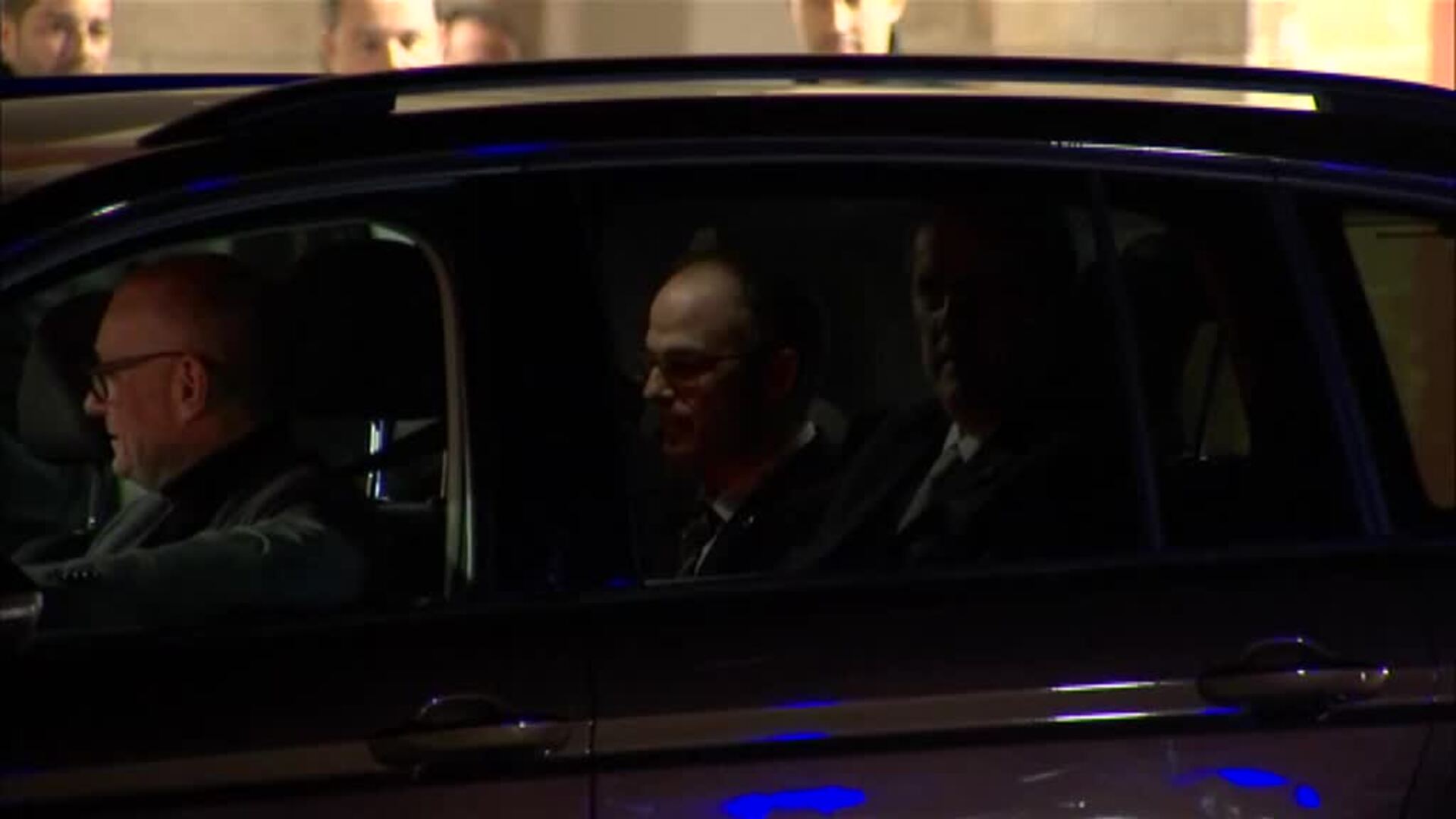 Los presos del procès regresan a prisión tras comparecer en la comisión del Parlament por el 155