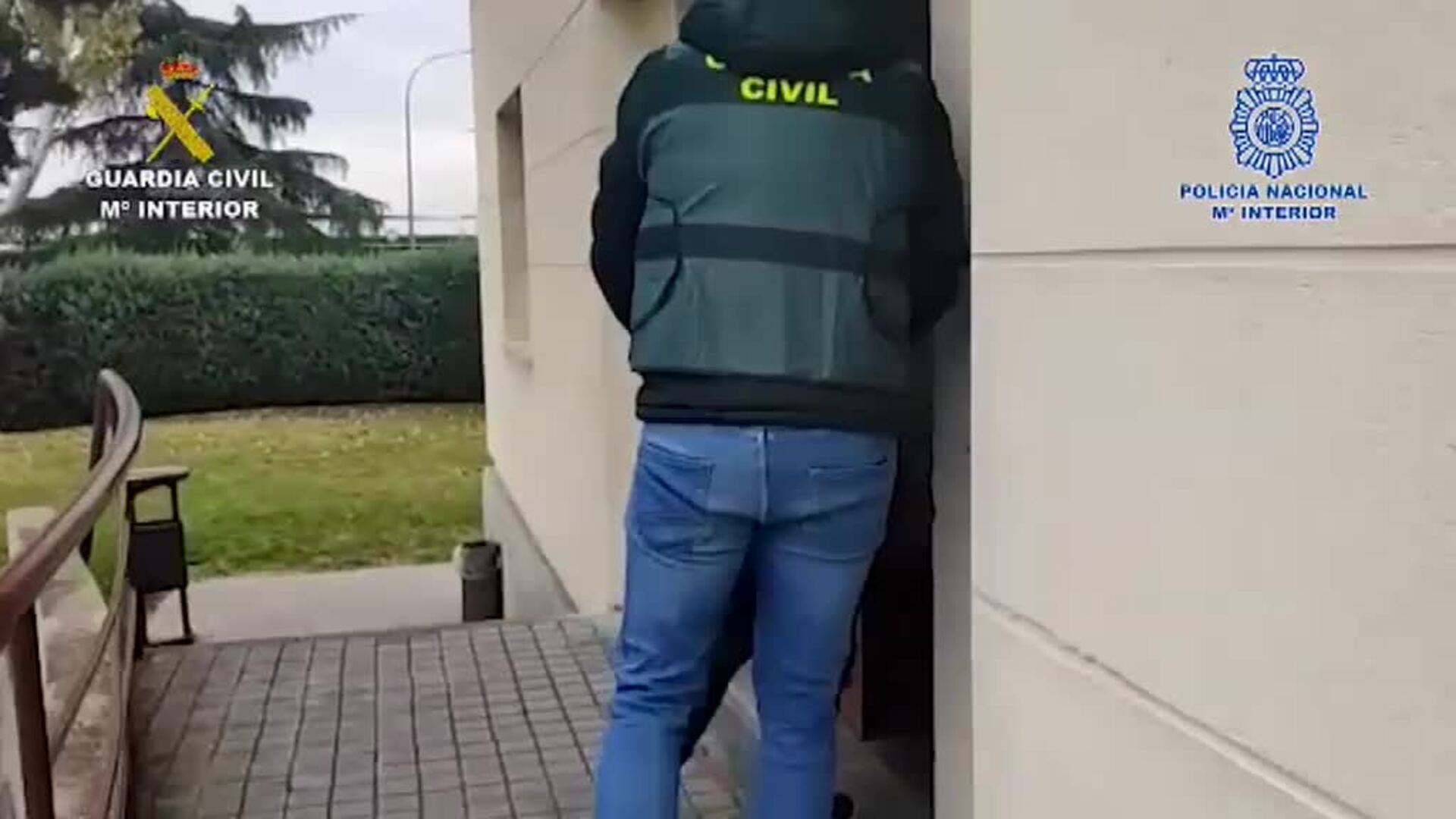 Desmantelada una red criminal que introducía droga en España a través del Aeropuerto