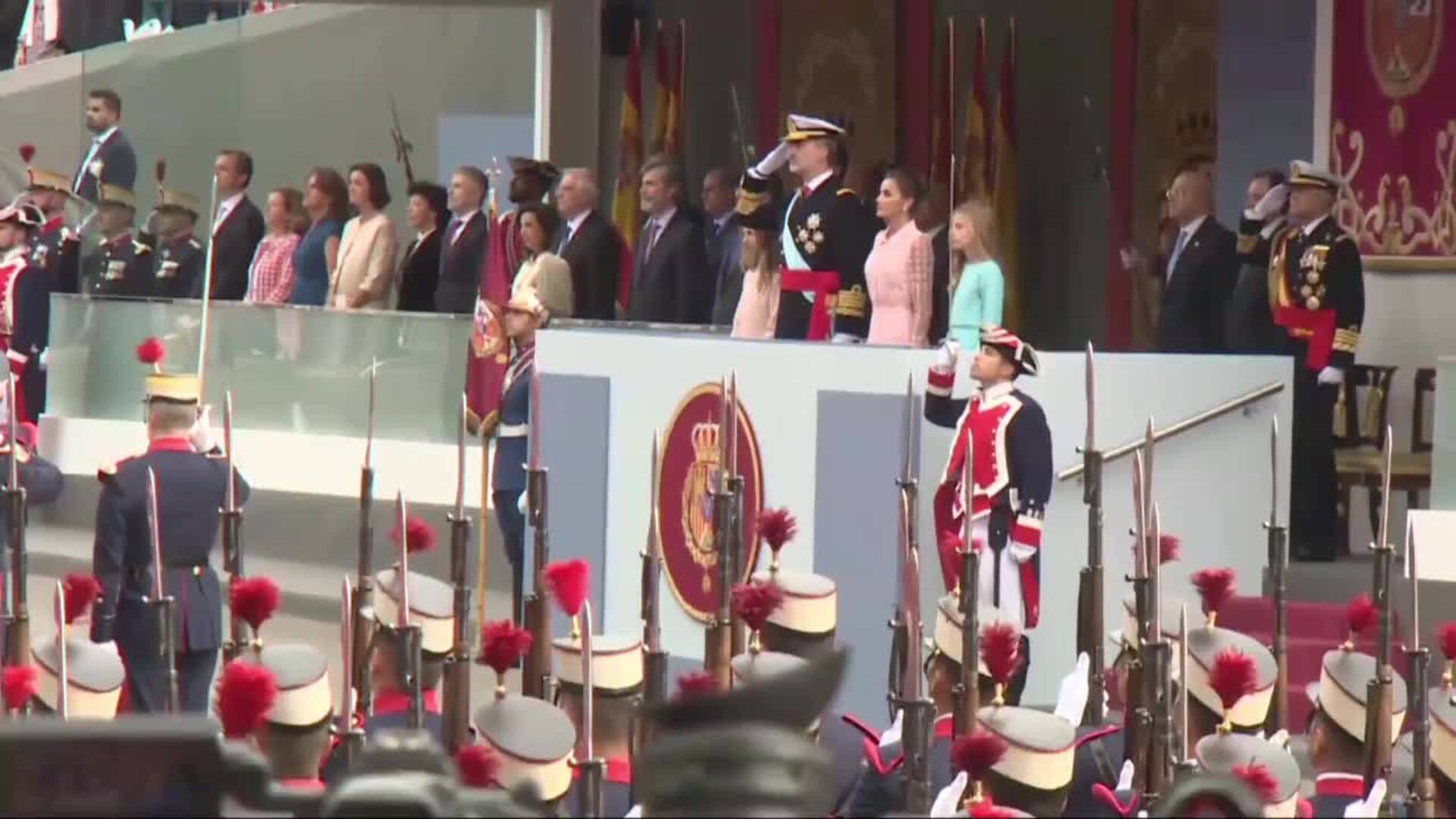 La reina deslumbra con su vestido el Día de la Fiesta Nacional