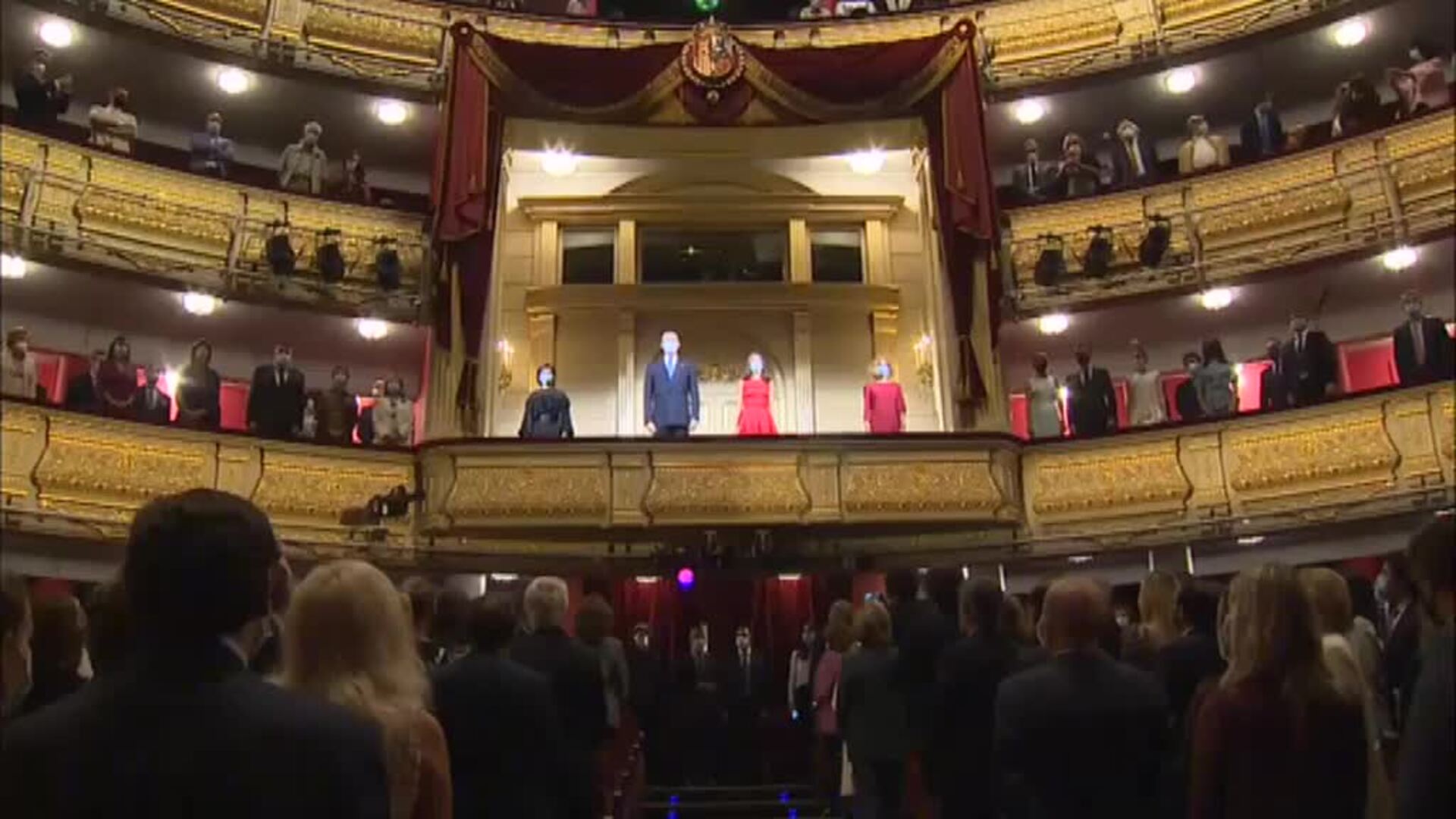 Los Reyes presiden la inauguración de la temporada de Ópera en el Teatro Real de Madrid