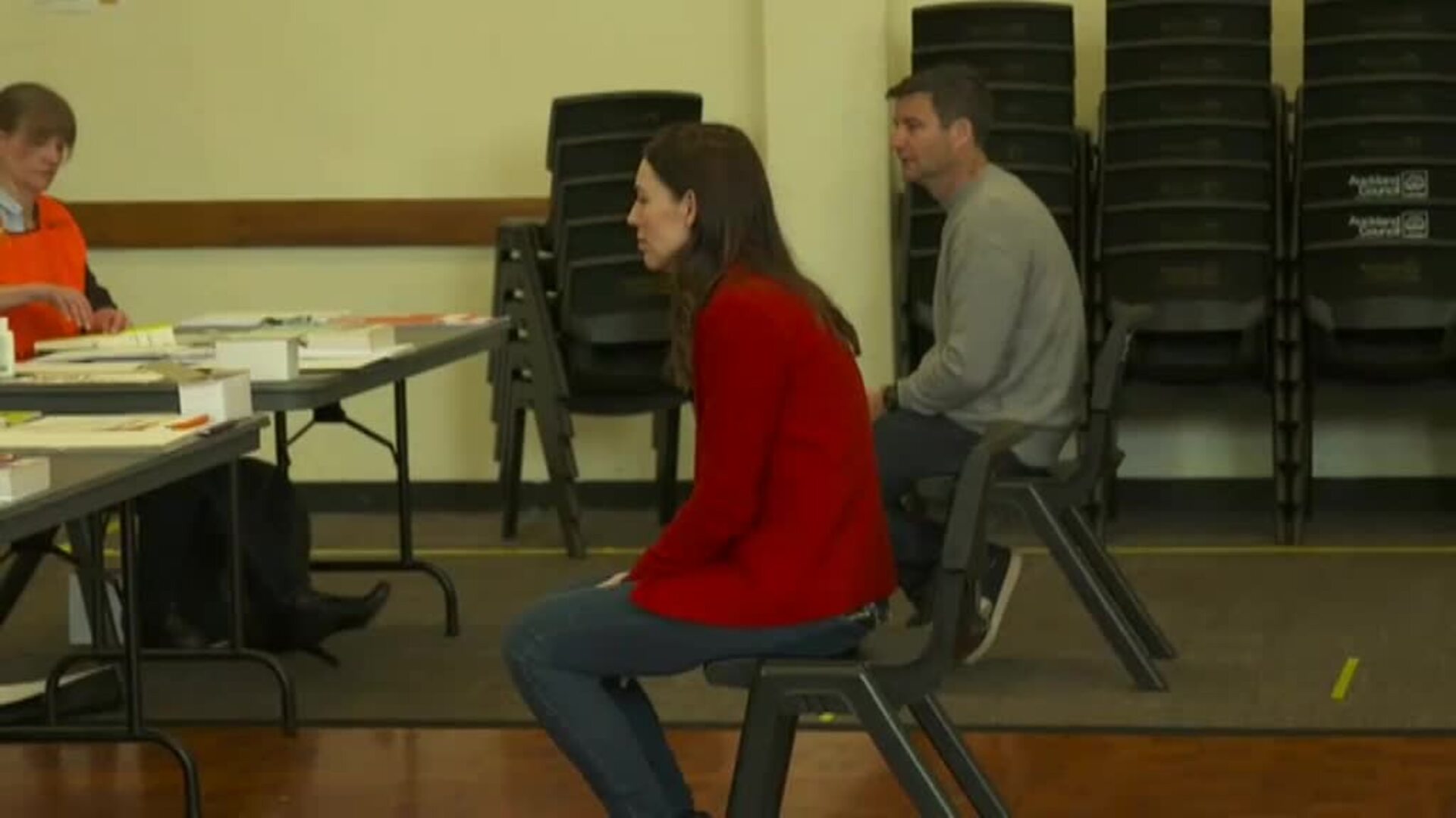 Jacinta Andern vota de manera anticipada en Nueva Zelanda