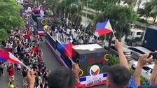 Miles de filipinos salen a la calle para recibir a los atletas de los JJ.OO. de París 2024