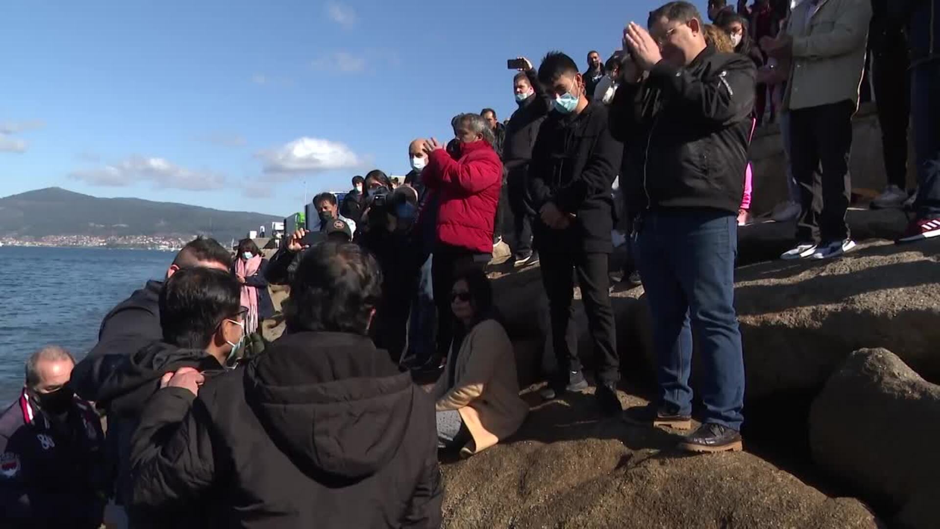La comunidad peruana de Galicia se despide de los fallecidos en el Villa de Pitanxo