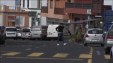 «Notarios sin fronteras» para apagar el caos jurídico del volcán de La Palma