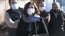 Ayuso denuncia que los nuevos casos de la cepa británica han entrado por el «coladero» de Barajas